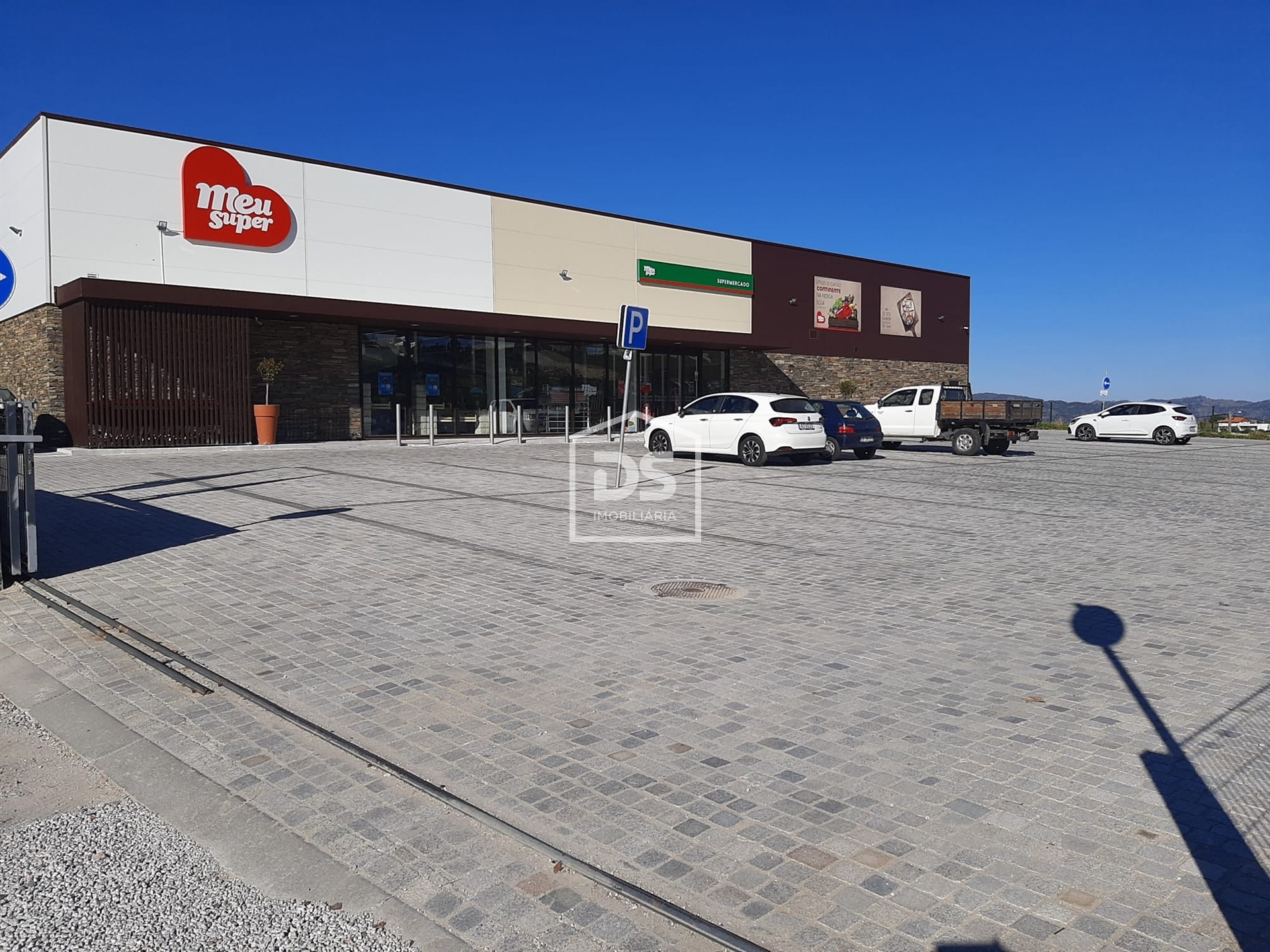 Supermarket